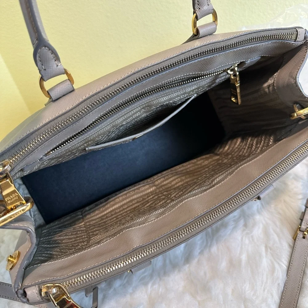 💯Authentic Prada Lux Safiano  Leather Handbag🍀 - Picture 9 of 15